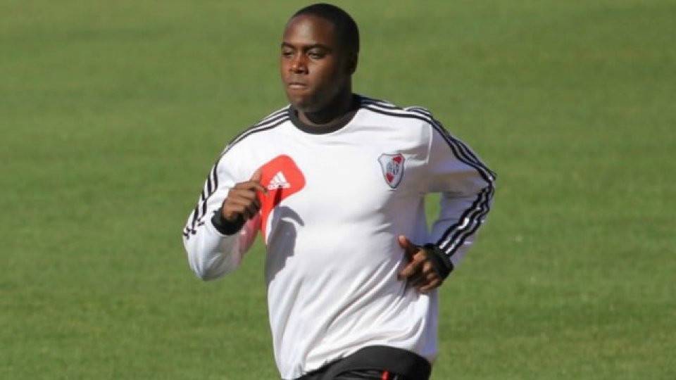 Álvarez Balanta se va de River.