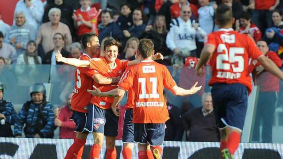 El equipo de Almirón debuto goleando.