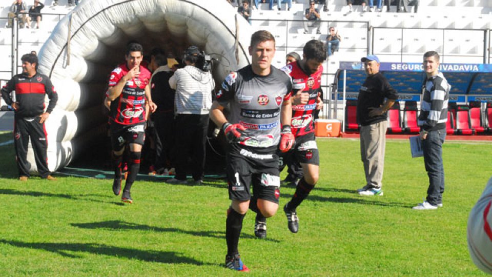 El Patrón pisa la cancha.