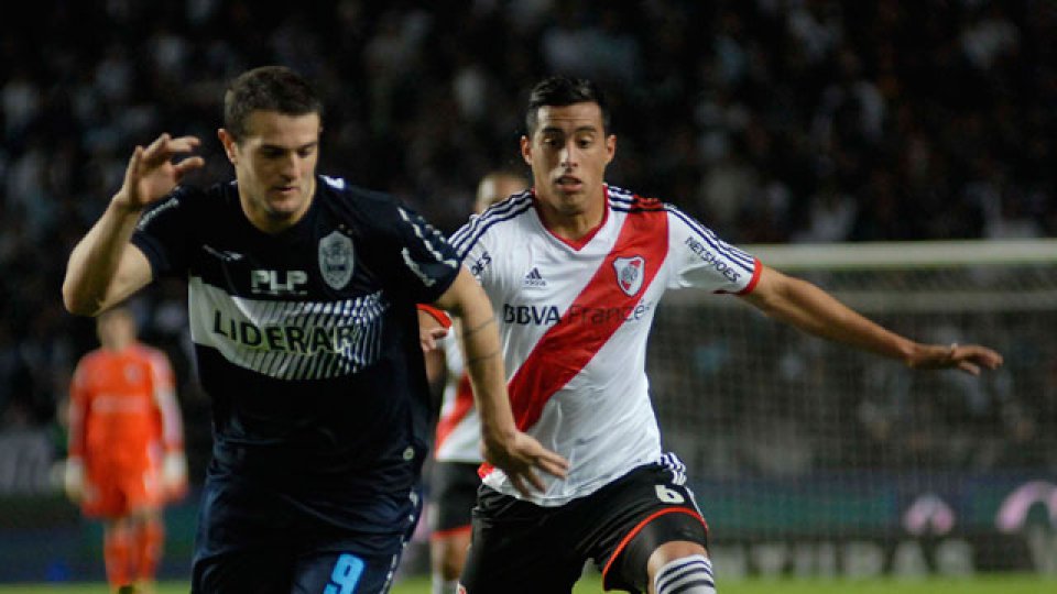 River no supo cuidar el resultado y el Lobo lo igual&oacute; en el final.