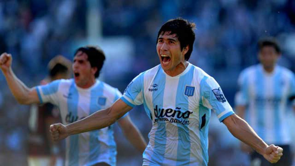 Racing baj&oacute; a San Lorenzo y es puntero.