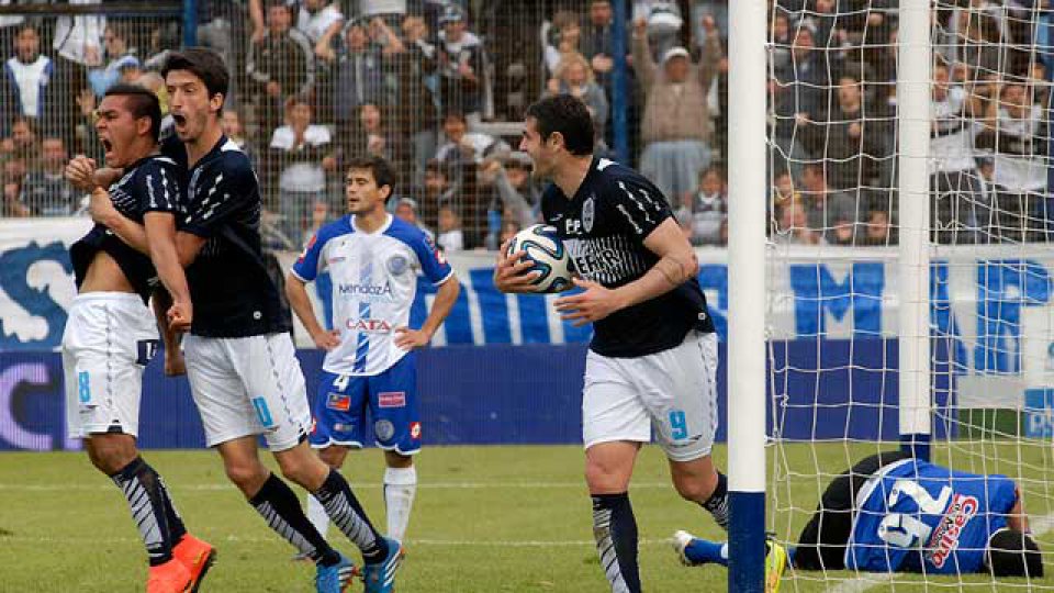 El Tripero logr&oacute; sus primeros tres puntos en el torneo.