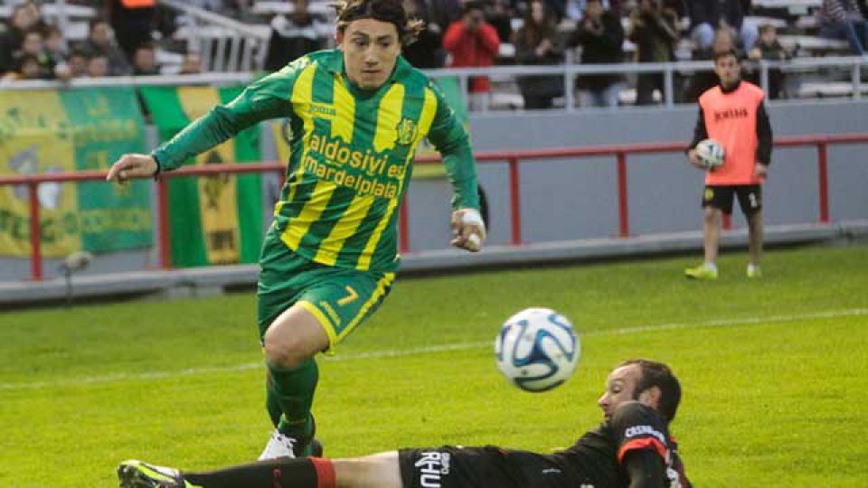 Dura derrota de Colón en Mar del Plata.