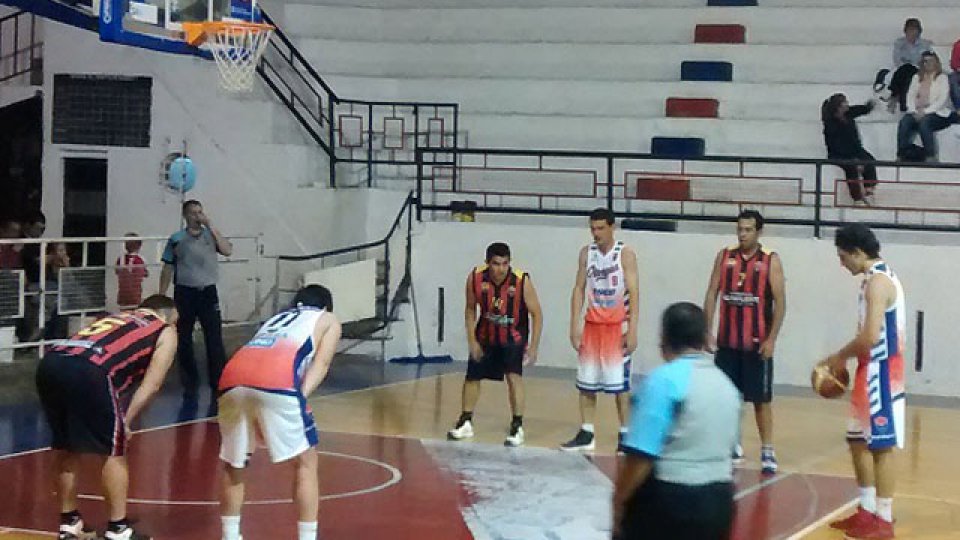 En un intenso partido, el CAO derrot&oacute; a Patronato.