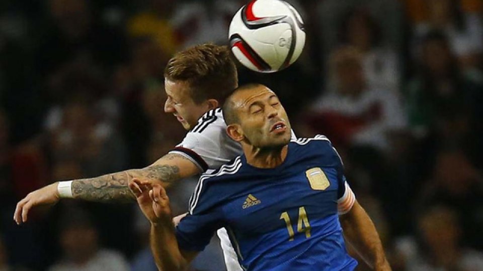 Ante la ausencia de Messi, Mascherano fue el capit&aacute;n argentiuno