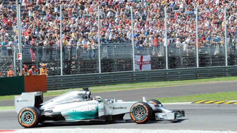 Hamilton y su Mercedes, los más rápidos en Sigapur.