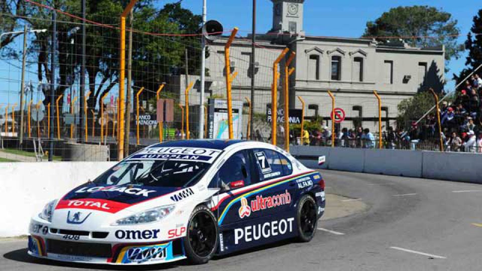 Girolami se quedó con las dos carreras en Santa Fe.