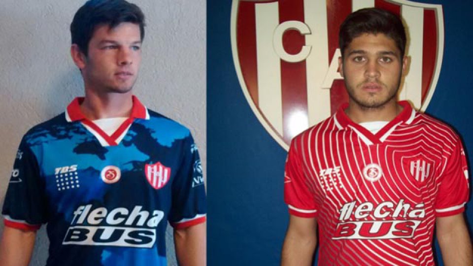 Santiago Zurbriggen y Matías Fantín posaron con las casacas (Foto: Prensa Unión)