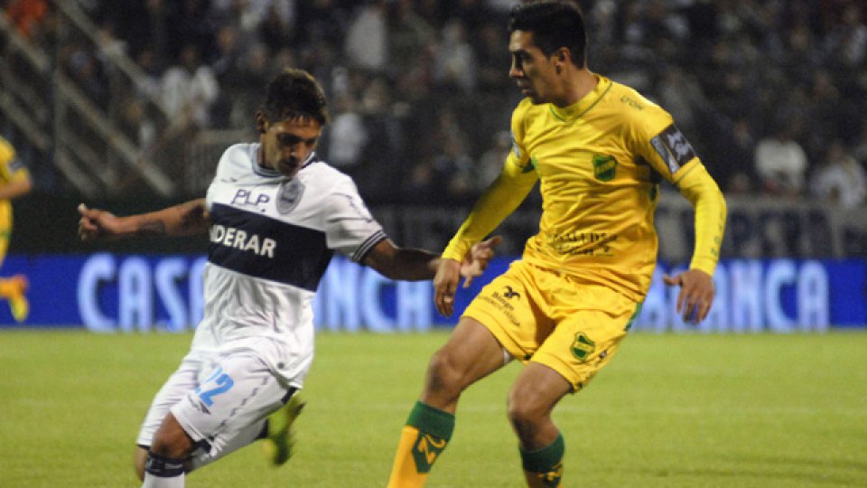 El Halc&oacute;n fue demasiado para un juvenil Lobo.