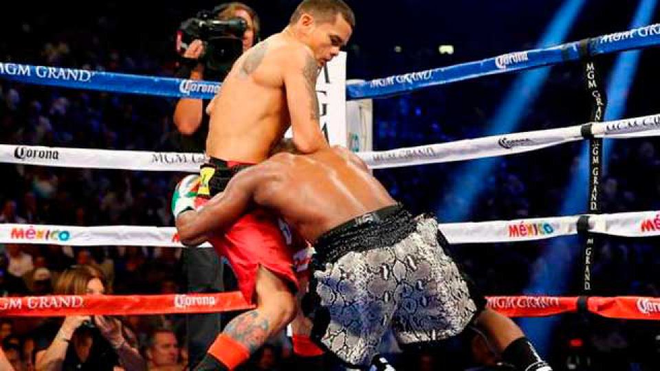 El Chino negó haberlo mordido al campeón.