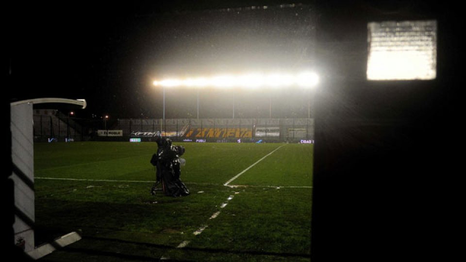 Arsenal-River, suspendido por la lluvia.