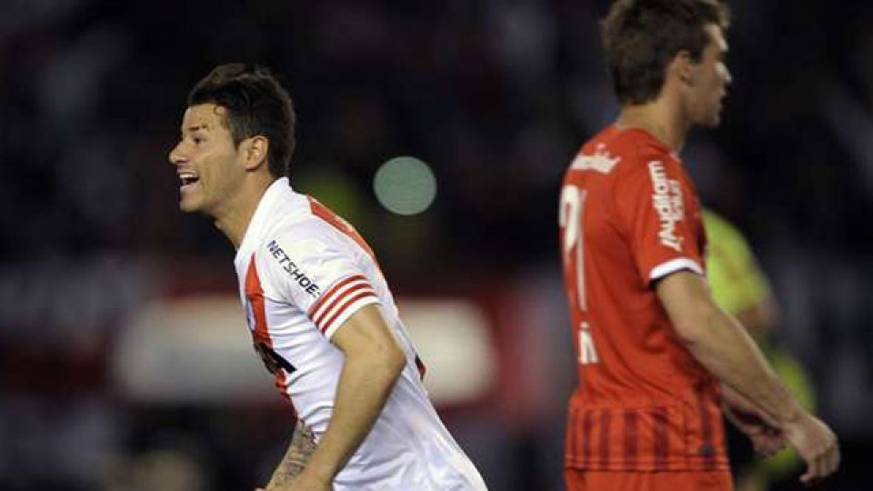 Mora cerr&oacute; el marcador con un golazo de vaselina.