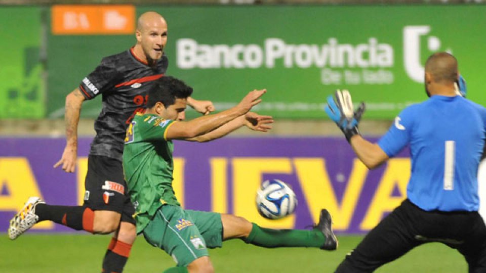 Ferro no puede despegar del último lugar de la Zona A.