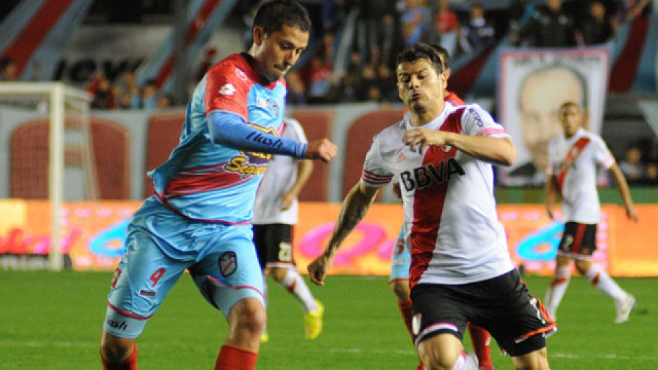 Arsenal hizo un buen partido y neutraliz&oacute; a River.