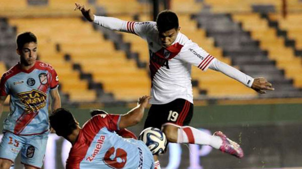 River se mantiene como &uacute;nico l&iacute;der del torneo.
