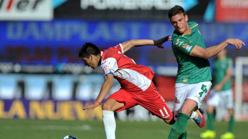 Argentinos, con Riquelme en cancha, perdió ante Ferro.