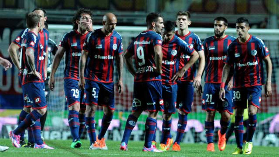 El cicl&oacute;n sigue sin conseuguir regularidad en el campeonato.