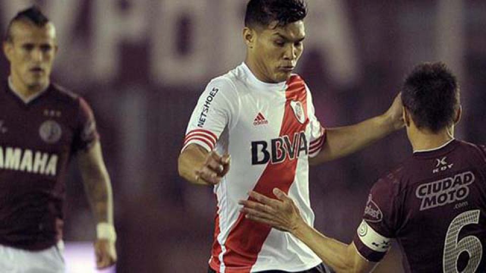 Lan&uacute;s golpe&oacute; primero pero la Banda logr&oacute; el aempate.