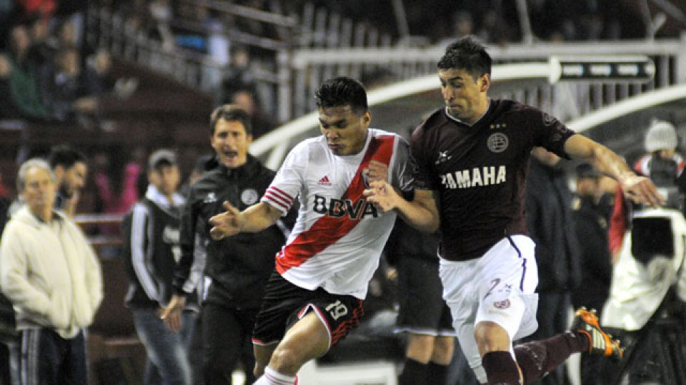 River empat&oacute; con Lan&uacute;s y cedi&oacute; terreno.
