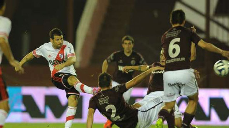 River empat&oacute; con Lan&uacute;s y cedi&oacute; terreno.