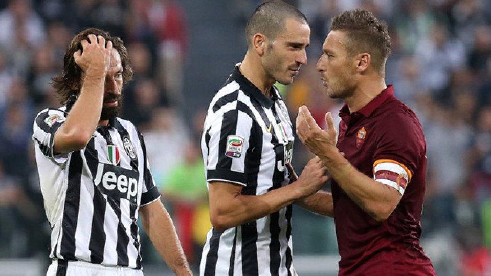 Totti también de penal se hizo presente en el marcador