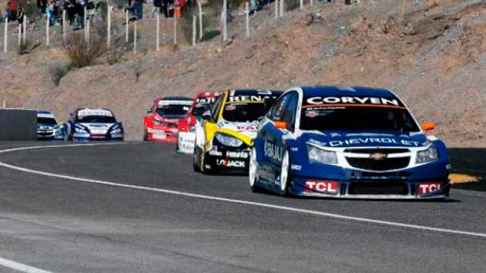 La victoria en la final del Súper TC2000 fue con un polémico final.