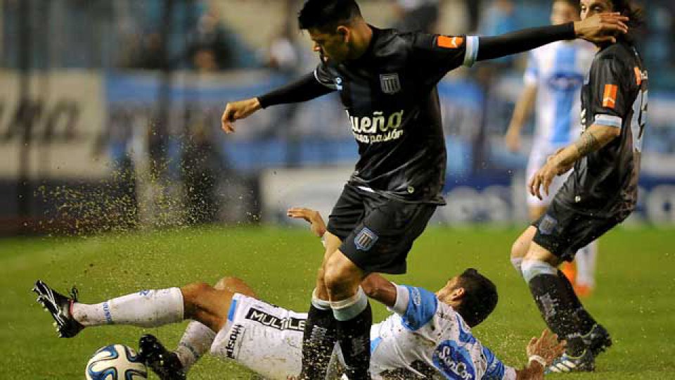 Atl&eacute;tico de Rafaela fren&oacute; el envi&oacute;n de Racing.