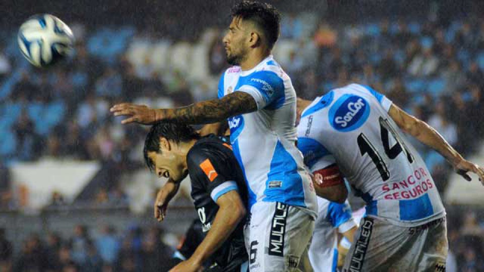 Atl&eacute;tico de Rafaela fren&oacute; el envi&oacute;n de Racing.