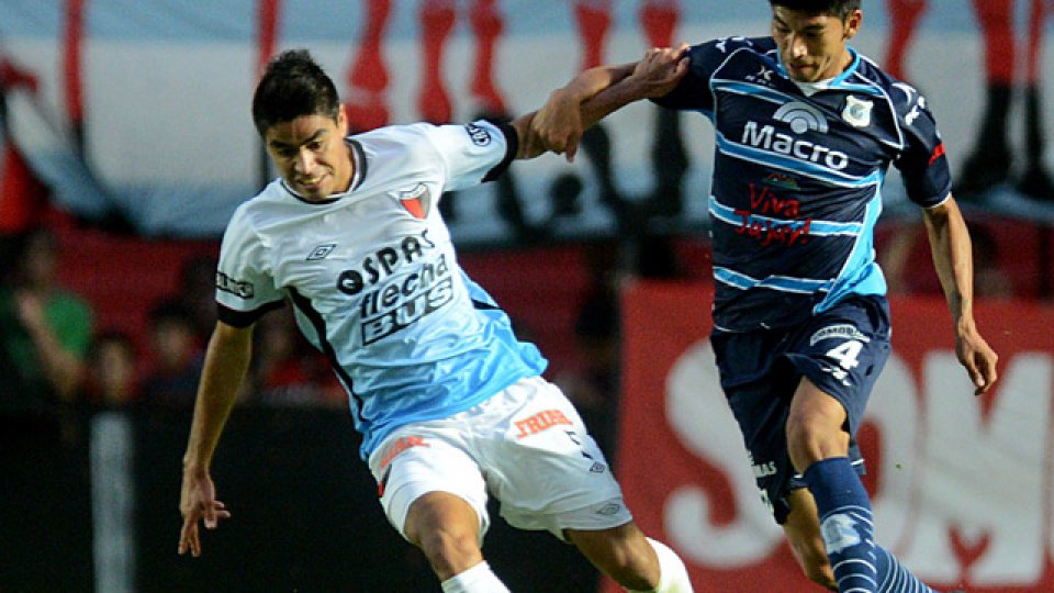 Ambos equipos continúan como escoltas de la zona.