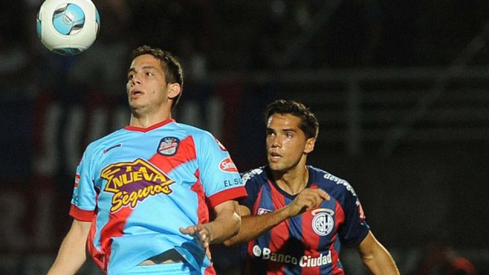 Arsenal y San Lorenzo se miden desde las 20.30.