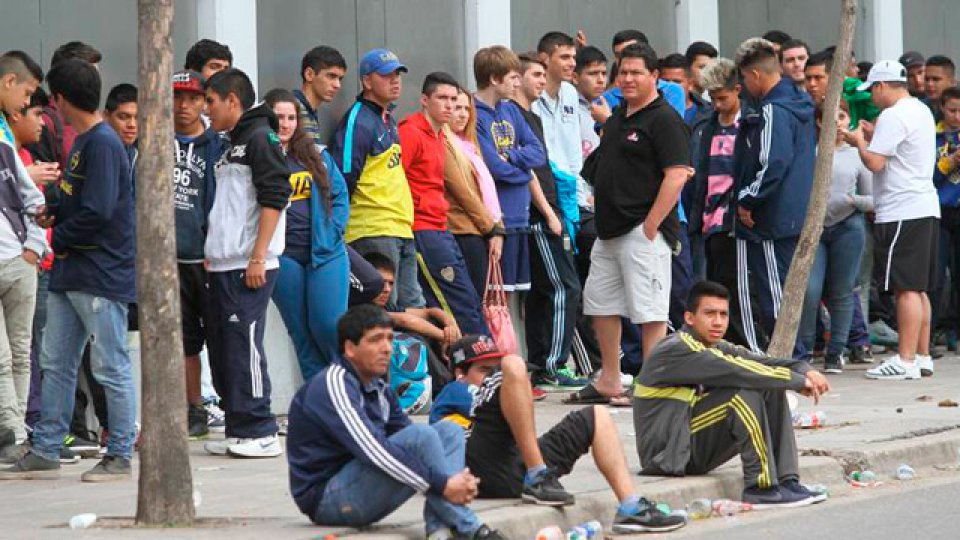 Cinco horas de espera para sacar una entrada.