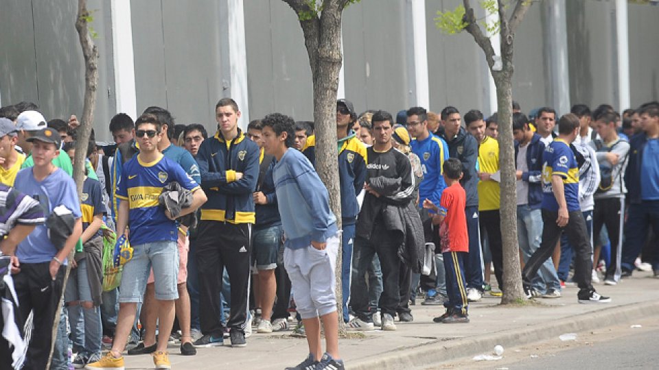 Cinco horas de espera para sacar una entrada.