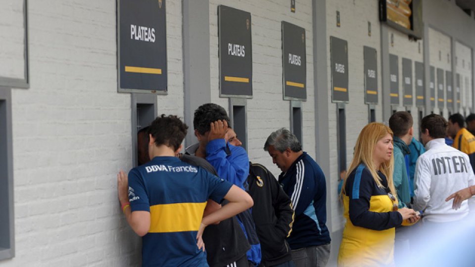 Cinco horas de espera para sacar una entrada.