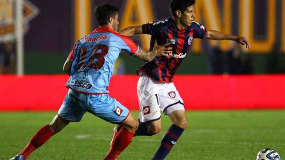 San Lorenzo, en el debut de Yepes, no pudo con Arsenal.