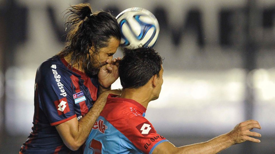 San Lorenzo, en el debut de Yepes, no pudo con Arsenal.