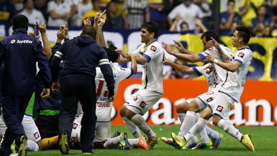 Deportivo Capiatá derrotó a Boca por 1 a 0.