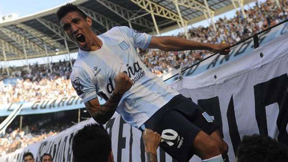 De carambola, Centuri&oacute;n convirti&oacute; el primero de la Academia.