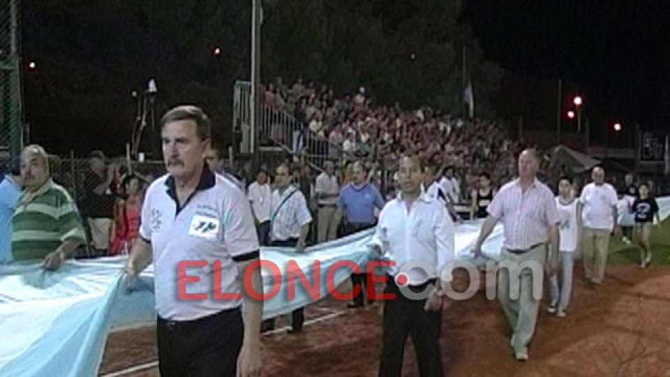 Inició la fiesta del Sóftbol en la capital entrerriana.