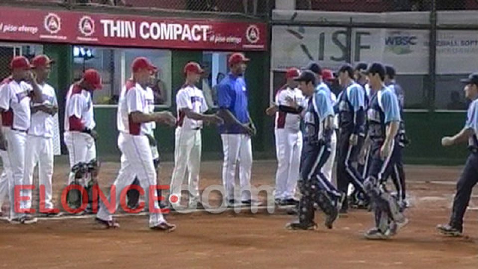 Inició la fiesta del Sóftbol en la capital entrerriana.