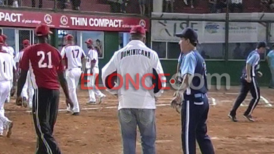Inició la fiesta del Sóftbol en la capital entrerriana.