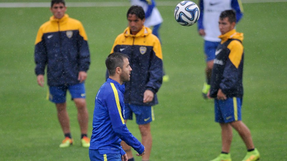Boca entrenó bajo la lluvia tras la victoria ante Cerro Porteño.