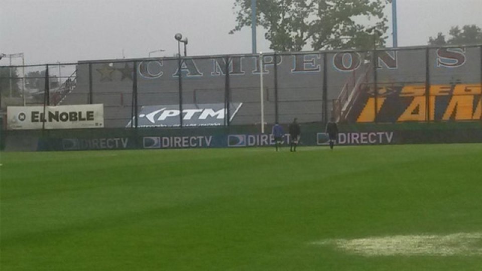 Así dejó la lluvia el estadio Julio Humberto Gorndona.