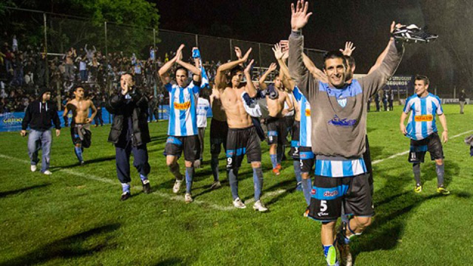 Juventud logró un paso histórico para el fútbol de la provincia. (Foto: El Día)