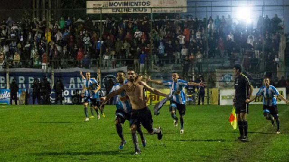 Juventud logró un paso histórico para el fútbol de la provincia. (Foto: El Día)