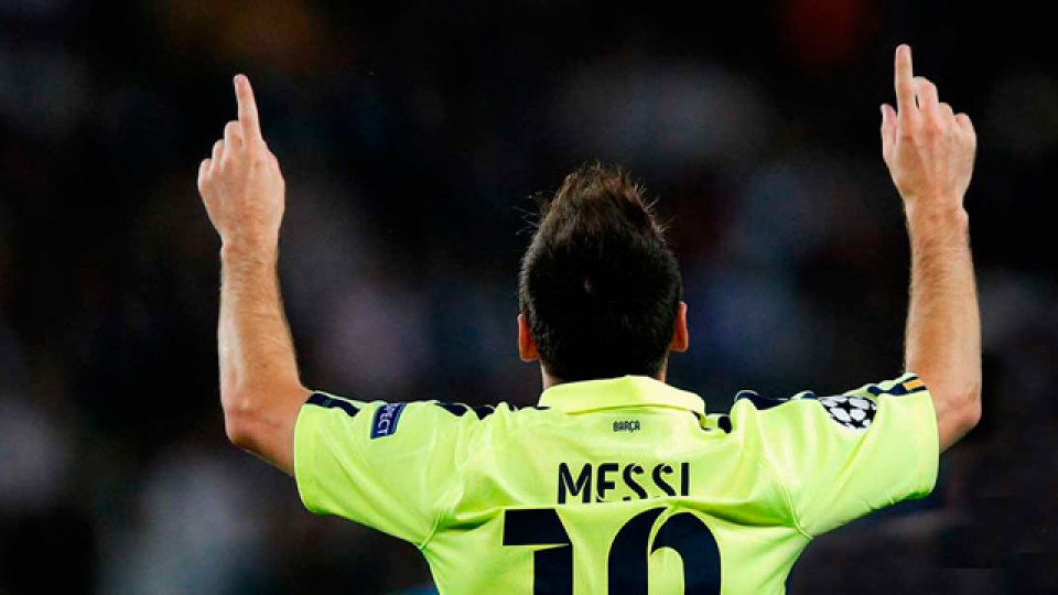 Messi metió el doblete con el que el Barcelona le ganó al Ajax.