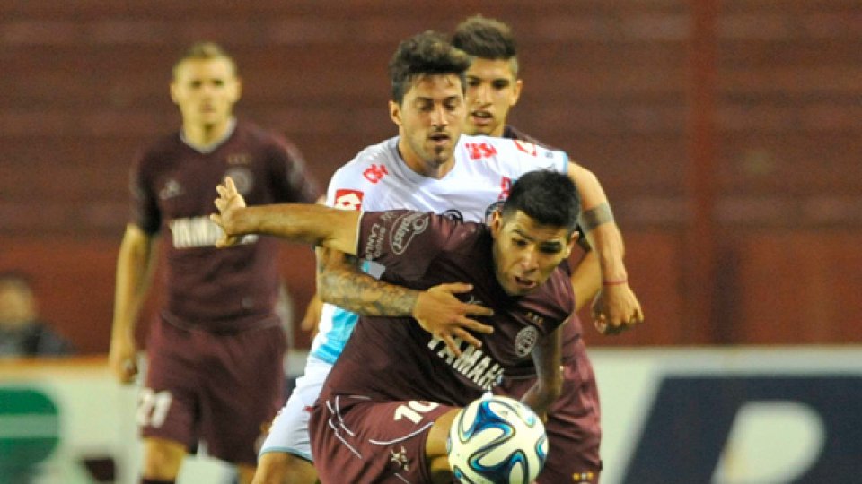 Lan&uacute;s y un ag&oacute;nico empate ante Arsenal.