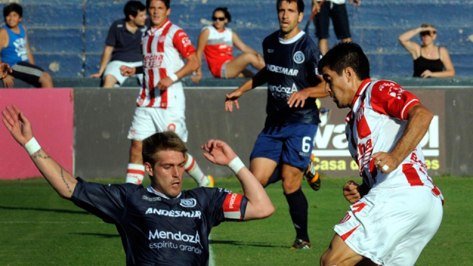 El Tatengue sigue como líder en su zona y acaricia el ascenso.