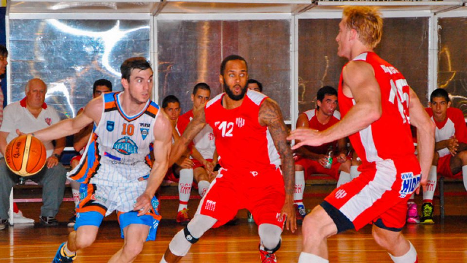 Echagüe no pudo con Unión de Santa Fe y perdió 75 a 73.