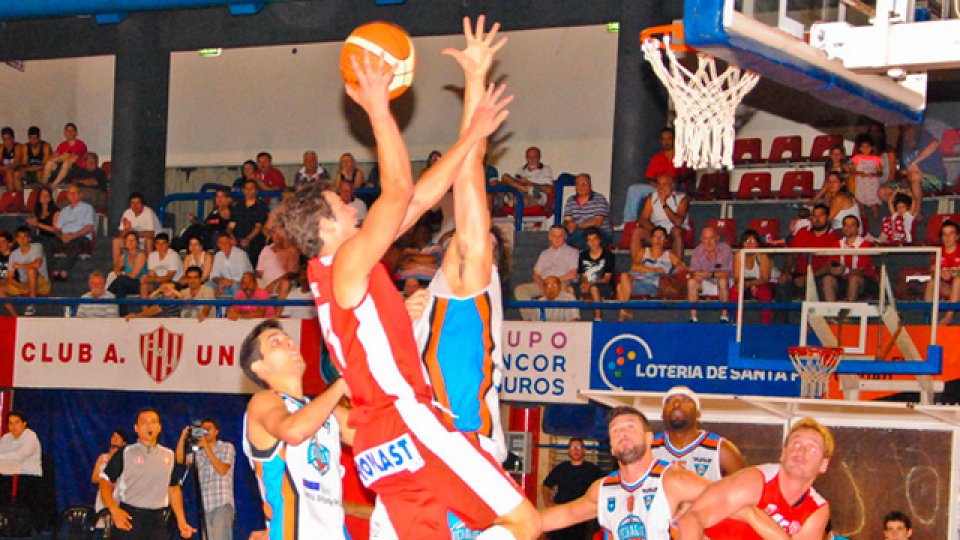 Echagüe no pudo con Unión de Santa Fe y perdió 75 a 73.