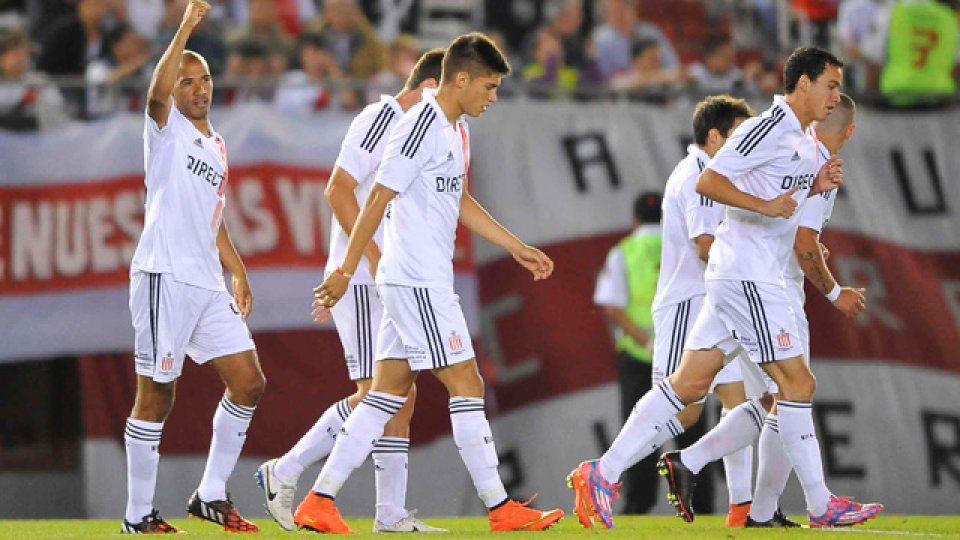FESTEJO. Vera meti&oacute; el &uacute;nico gol.